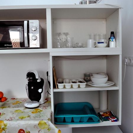 Cozy Seaside Studio Apartment C - Faraway اجوا المظهر الخارجي الصورة